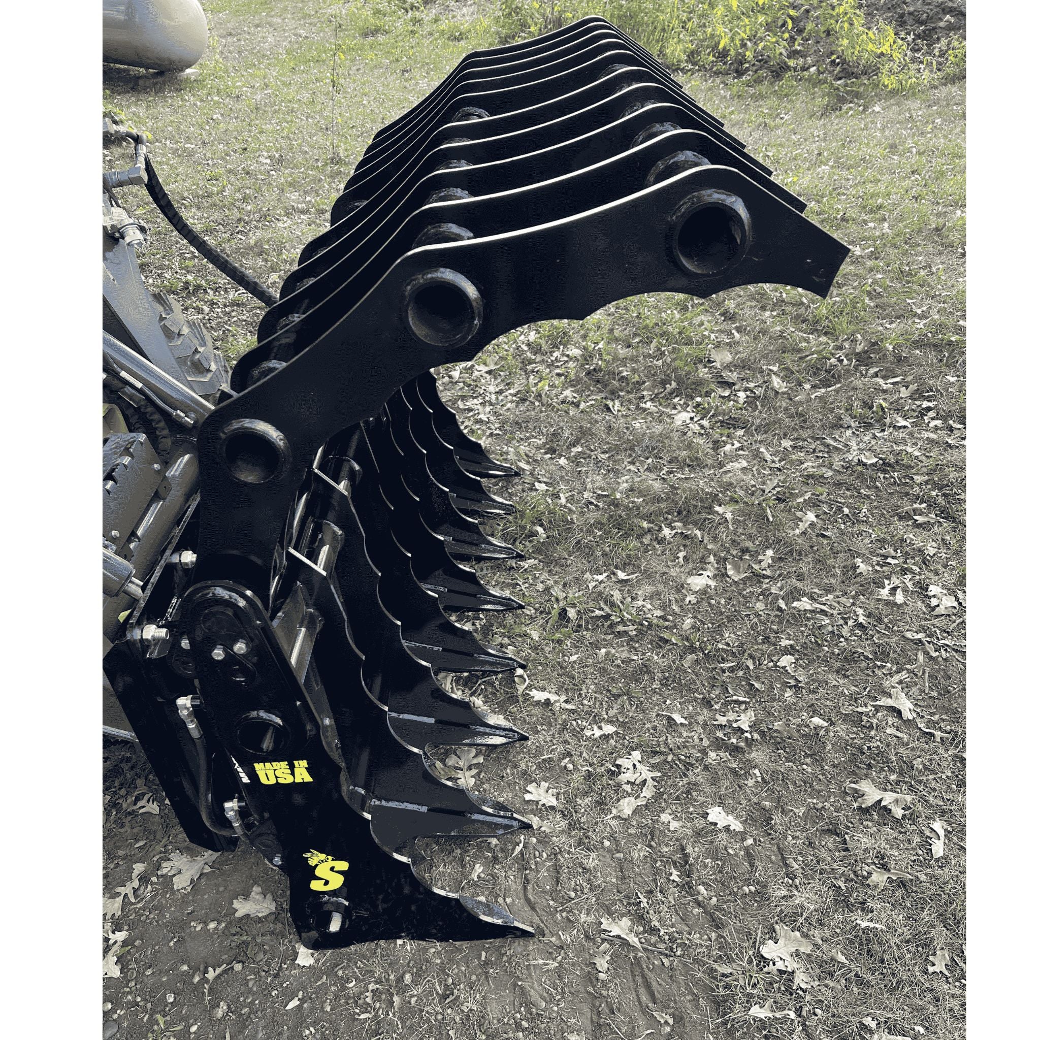 Stinger Clam Grapple | AR200 Steel | Interchangeable Mounts