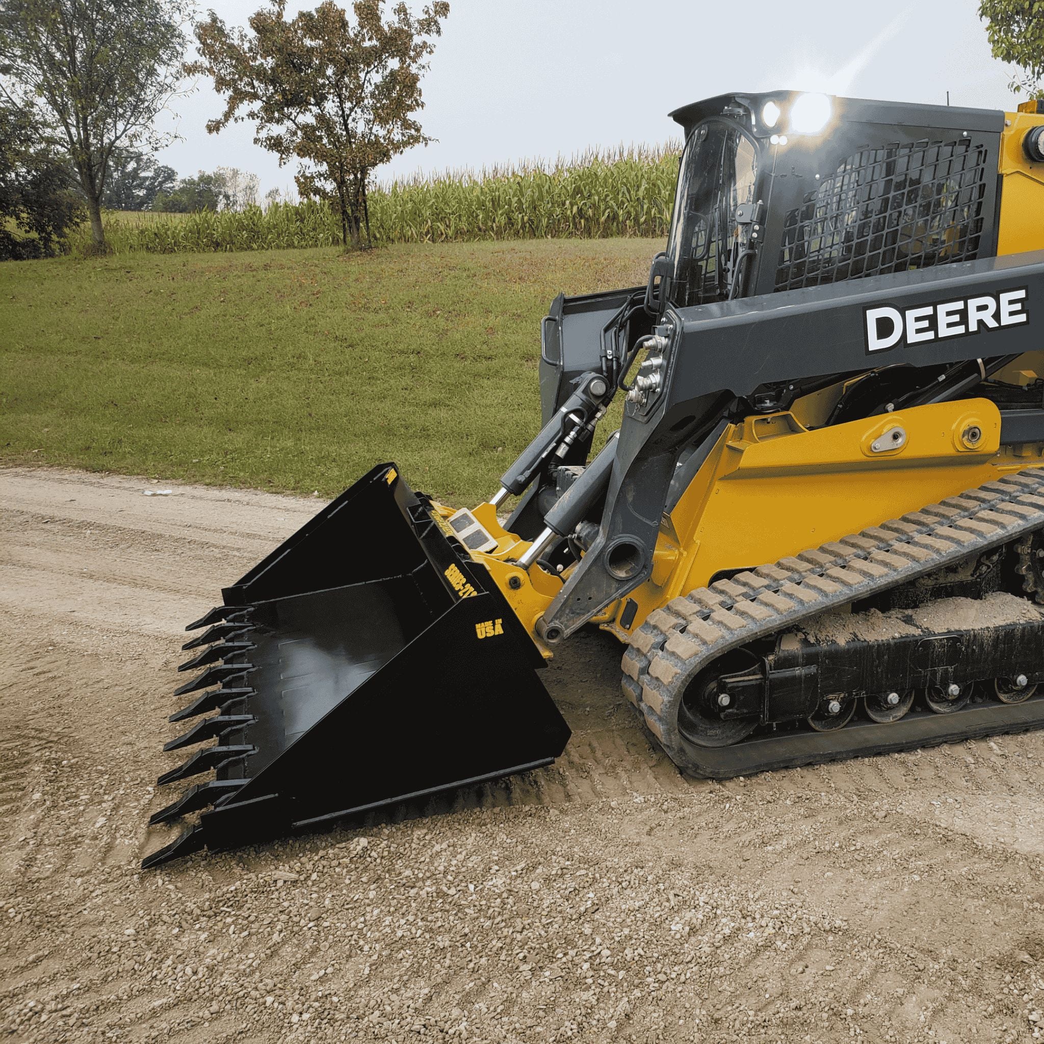 Stinger Heavy-Duty Tooth Bucket | Romac Teeth | 1/4" Shell