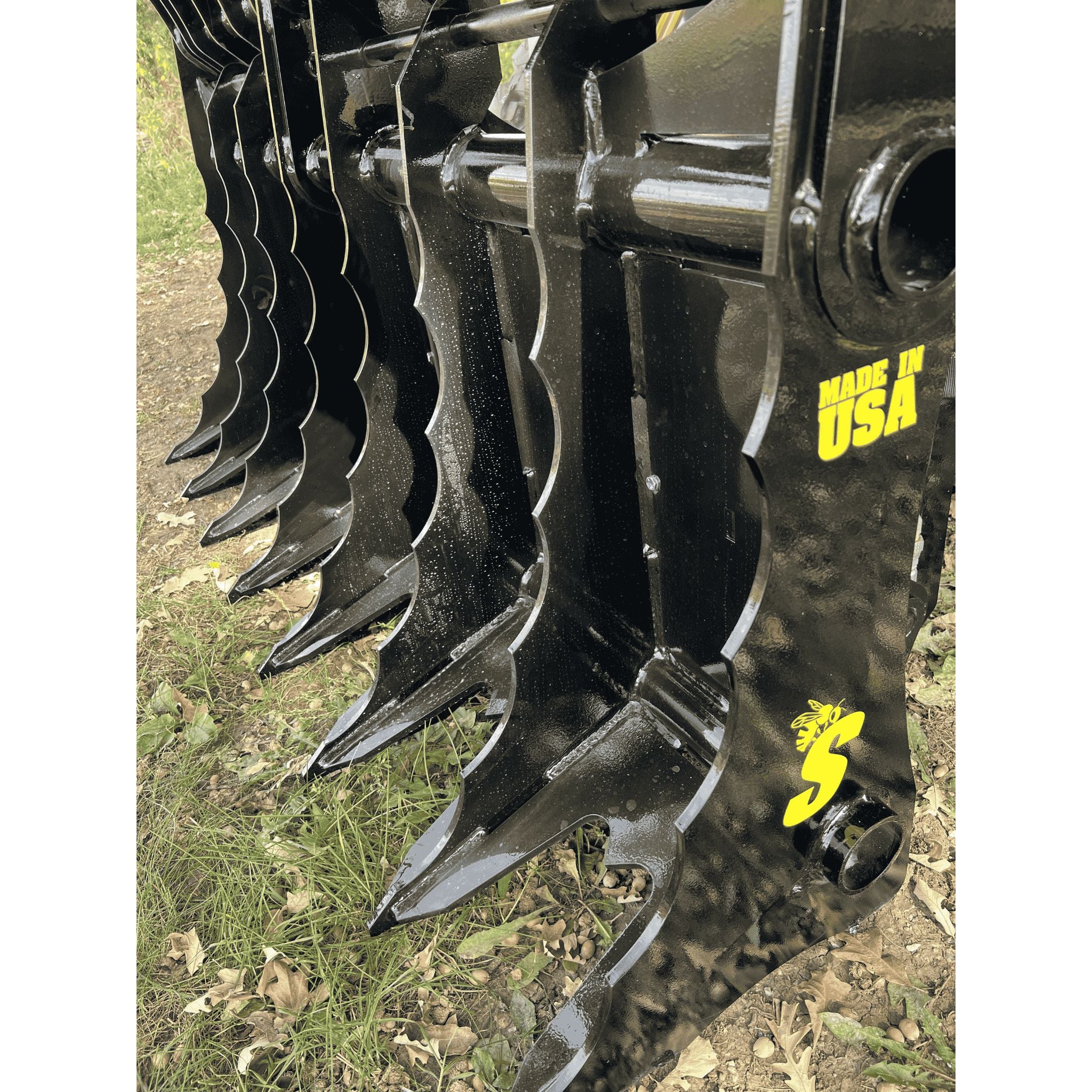 Stinger Clam Grapple | AR200 Steel | Interchangeable Mounts